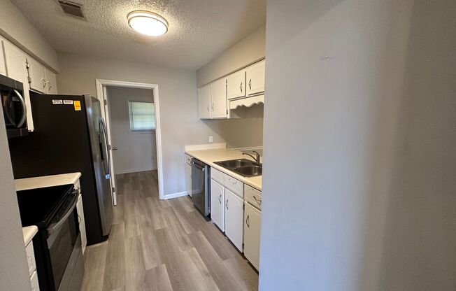 906 Willowbrook