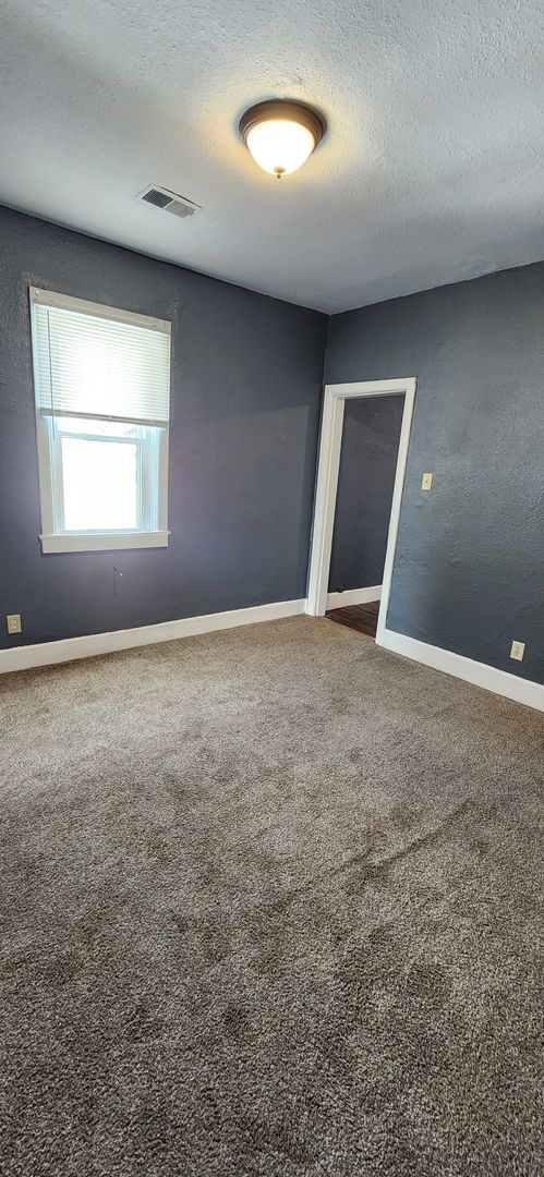 1 Bed/ 1 Bath downstairs apartment located in Richmond, Indiana at 230 Kinsey St., Apt 3 - Richmond, IN.