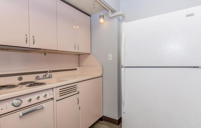 Studio, 1 bath, 385 sqft, $699