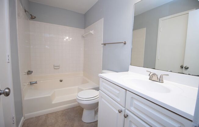 ✨ Welcome to 3001 Village Creek Drive – Your Cozy Columbia Retreat!