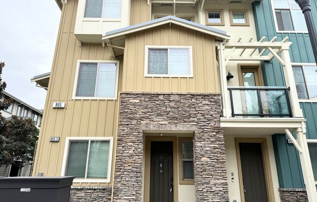 Perfect Shape Sage Community Townhome in Livermore