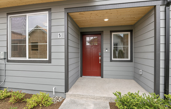 4 Bedroom with a Territorial View!