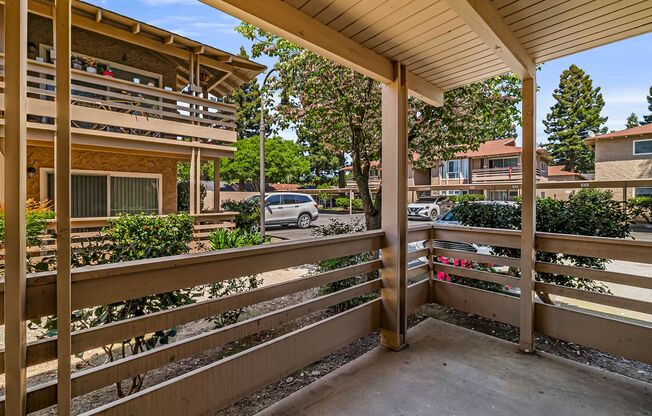2 beds, 1 bath, 905 sqft, $1,450