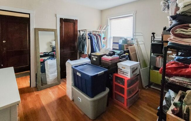 2 beds, 1 bath, 845 sqft, $1,995, Unit 3929-1S