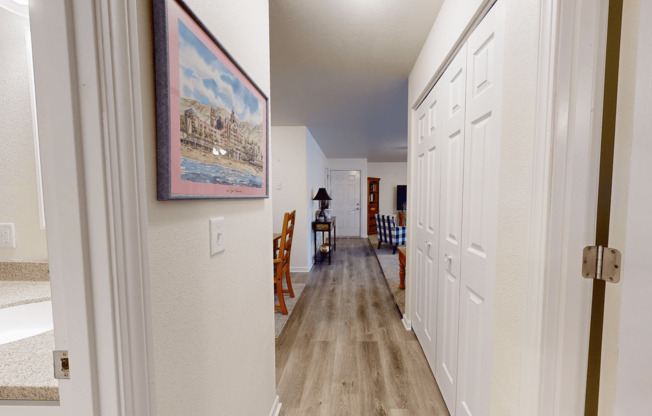 2 beds, 1 bath, 888 sqft, $2,200