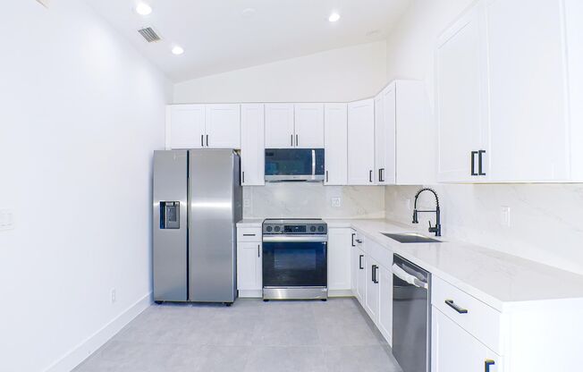 Updated Duplex Two beds+den, two baths in Cape coral