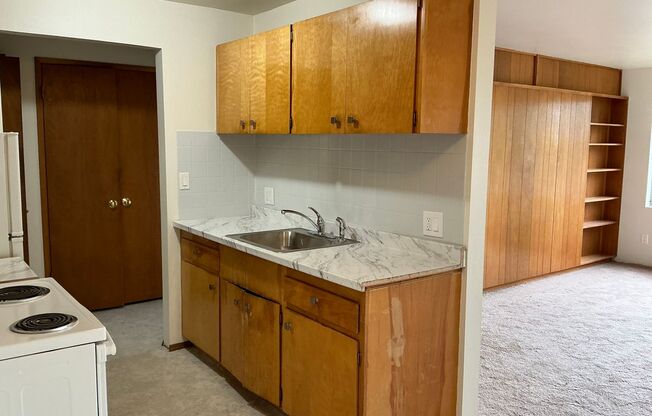 1 bed, 1 bath, 650 sqft, $1,445, Unit 14