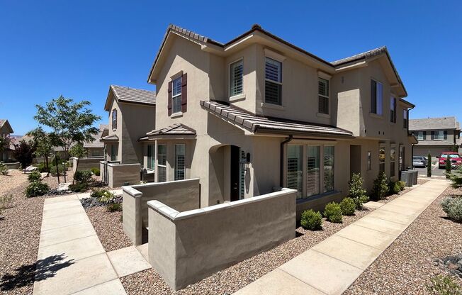 4 bed, 3.5 bath, 2 car garage for rent!