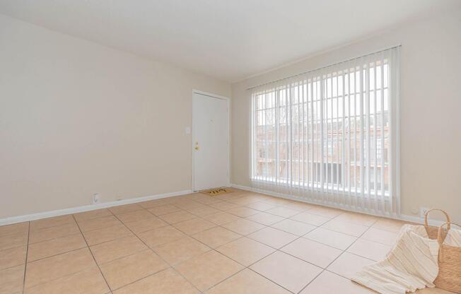 Community Amenities - Southern Oaks Apartments - Houston, TX