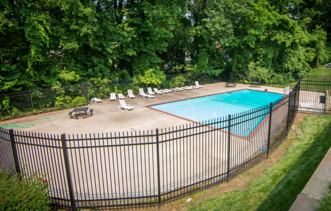 8600 Apartments Pool Enclosure