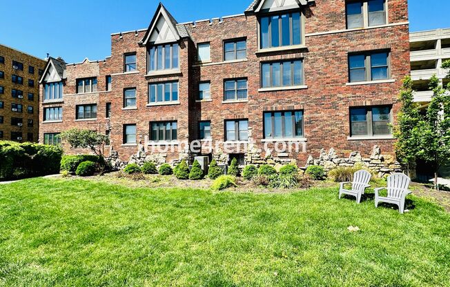 Luxury Condo Living Near the Country Club Plaza!