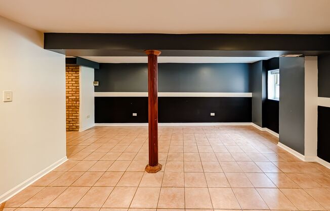 1 bed 1 bed unit in South Old Irving Park