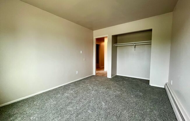 3 beds, 2 baths, $1,695, Unit 224