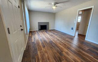 Refurbished 2 Bed 1 Bath with W/D in unit - close to Elk Rock, Max, on bus line