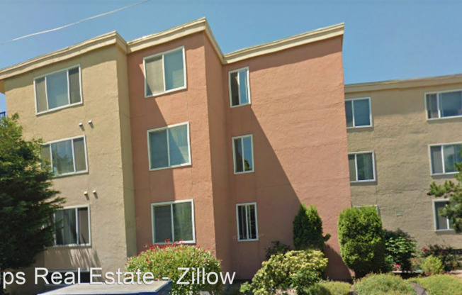 2nd Month Free Rent at Eastlake Manor Apartments - Hidden Gem In Eastlake