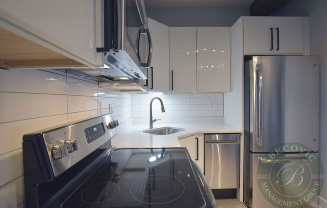 Studio, 1 bath, 280 sqft, $1,650, Unit 511
