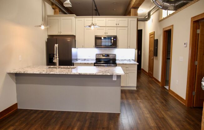 2 beds, 1 bath, 1,121 sqft, $1,995, Unit 209