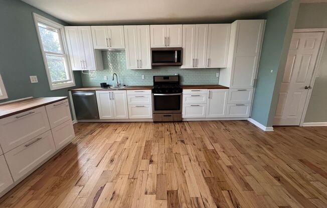 Pittsburgh - 3 Bedroom 1.5 Bathroom