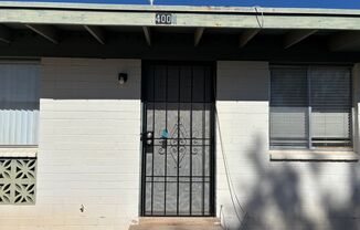 Lovely 2 Bed, 2 Bath Townhouse minutes from Davis Monthan and Pima Community College East!