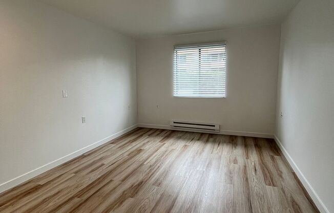 1 bed, 1 bath, 636 sqft, $1,695, Unit 127