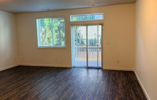 Three Bedrooms Plus Loft! Centrally located!