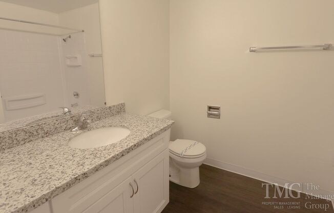 2 beds, 1 bath, 800 sqft, $1,299, Unit 26