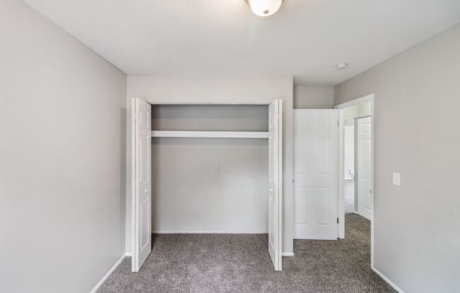 2 beds, 1 bath, 938 sqft, $1,400, Unit 21880 Coolidge - 203