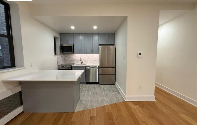 3 beds, 1 bath, $6,795, Unit 3F