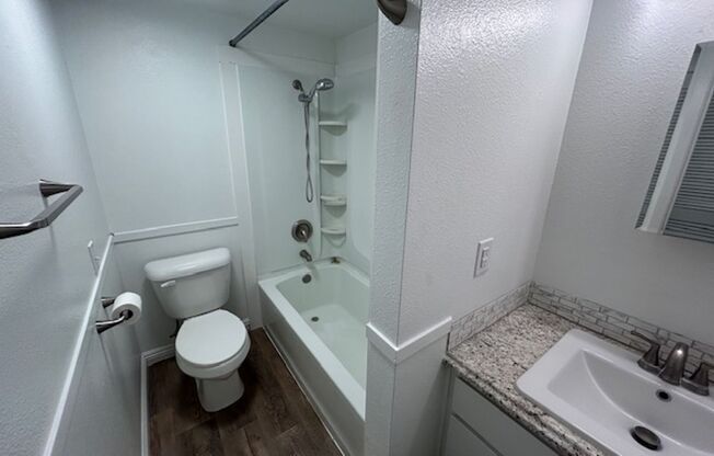 2 beds, 1 bath, $1,500, Unit # 29D