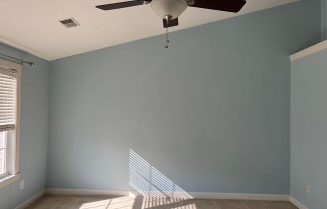 3 beds, 2.5 baths, $3,000