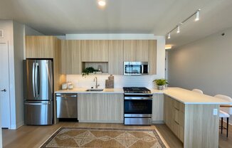 1450 N KINGSBURY