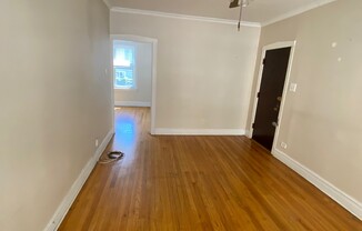2948 W Belle Plaine Ave