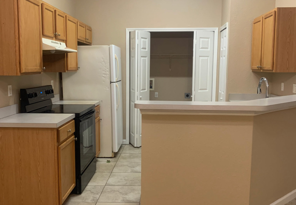 10 EMERALD LN