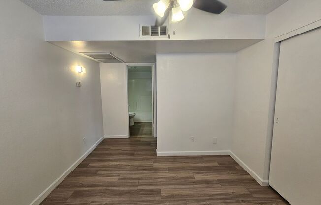 1 bed, 1 bath, 580 sqft, $915, Unit 226