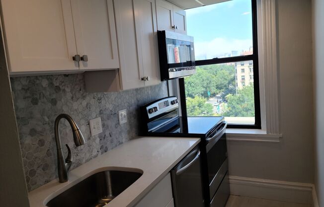 2 beds, 1 bath, $3,900, Unit #74
