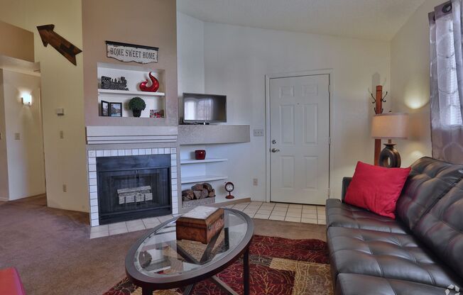 1 bed, 1 bath, 642 sqft, $955, Unit 2214