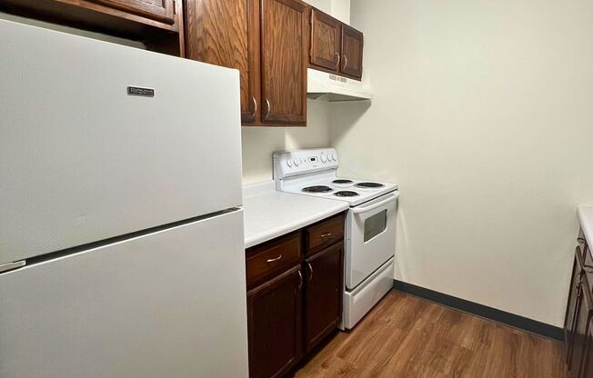 1 bed, 1 bath, $700, Unit 104