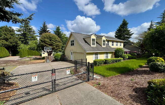 11814 SW DICKINSON CT