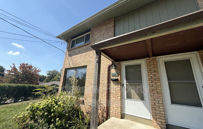 1227 NORTHFIELD AVE NE