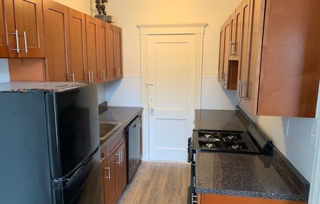 9/1 No Fee! Spacious, modern 1BR in Fenway elevator building