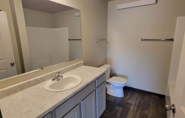 1 bed, 1 bath, 920 sqft, $1,195, Unit 2076-101 1B/1B