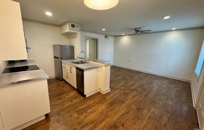 1 bed, 1 bath, $1,375, Unit Unit 311