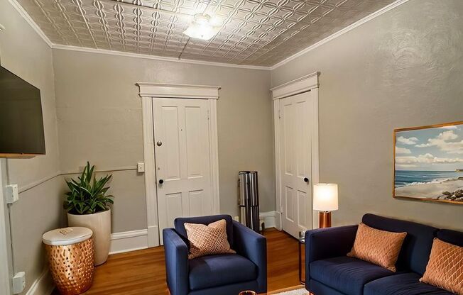 715 N NEVADA AVE