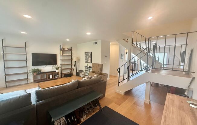 West San Jose - FURNISHED option available - Beautifully Remodeled with Hardwood Floors, A/C, 2-Car Garage, Pool