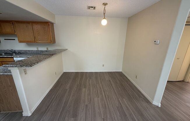 BEAUTIFUL CORNER UNIT CONDO!
