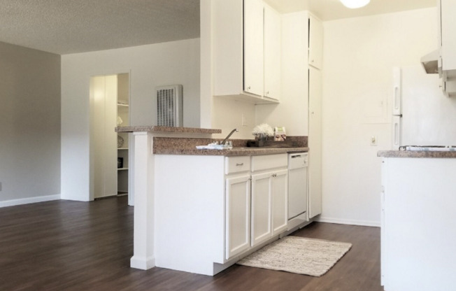 1 bed, 1 bath, 700 sqft, $2,075, Unit Unit 206