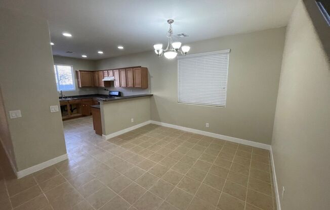 3 beds, 2.5 baths, $2,100