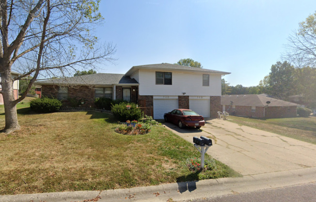 723-725 Pear Tree Circle