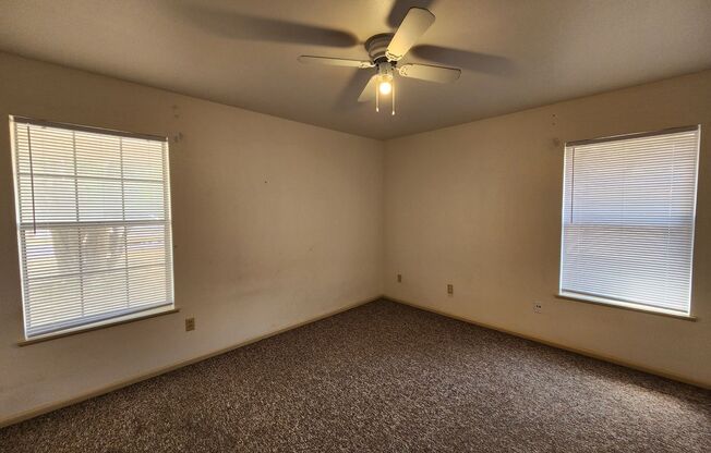 2 beds, 1 bath, $1,350