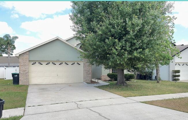 Spacious 3Bed/ 2Bath Single Family Home In South Chase!